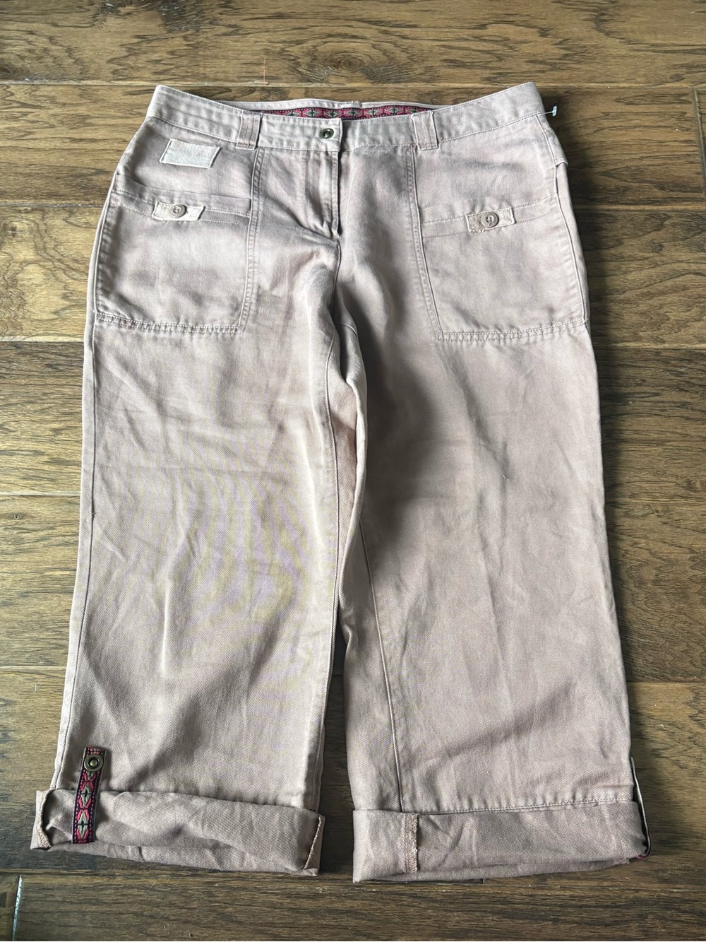 Women’s Light Tannish/Pink Loose Crop Pants